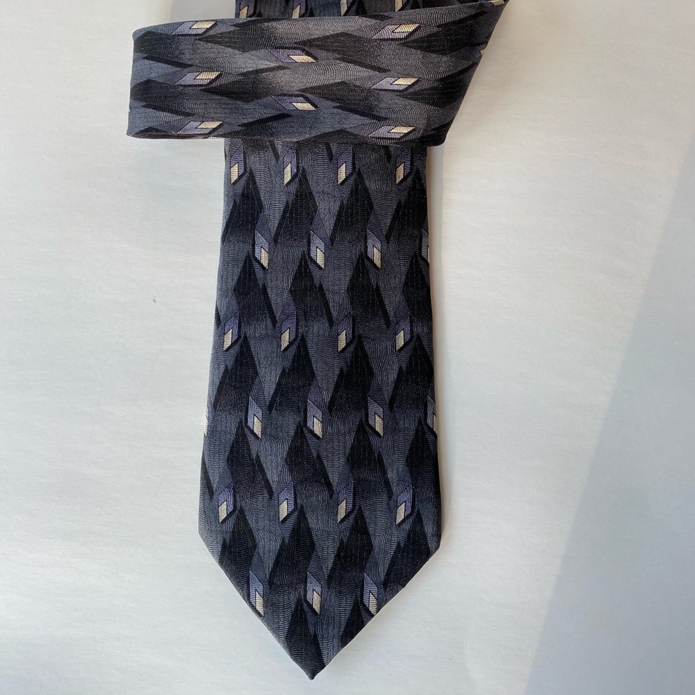 Machado George   gray black geometric silk tie